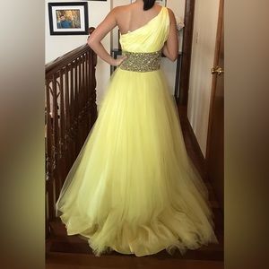 🩷REDUCED🩷Sherri Hill size 6